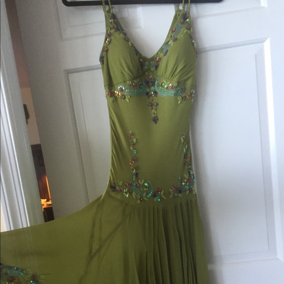 Sue Wong silk drop waist, handkerchief hemline. - Picture 3 of 3